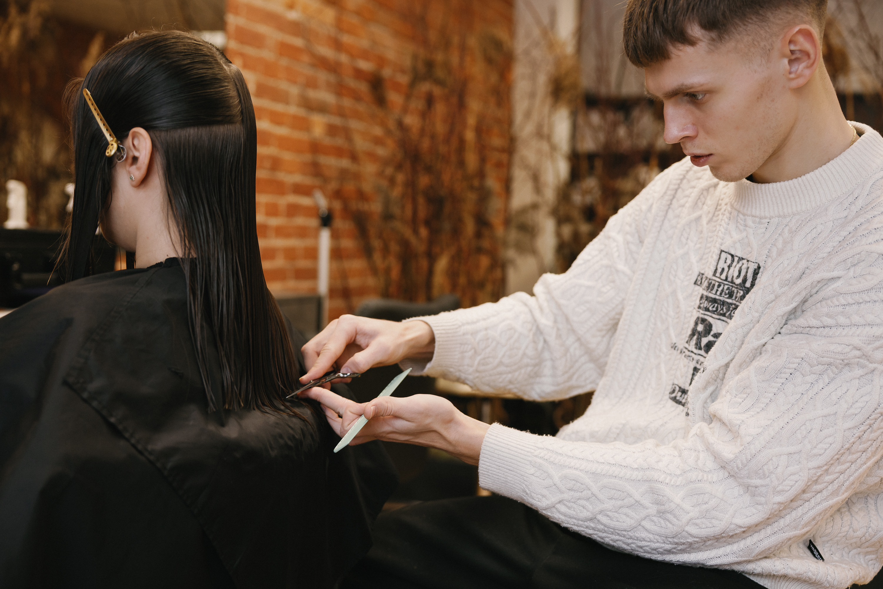 Junior Salon Master Eimantas at work